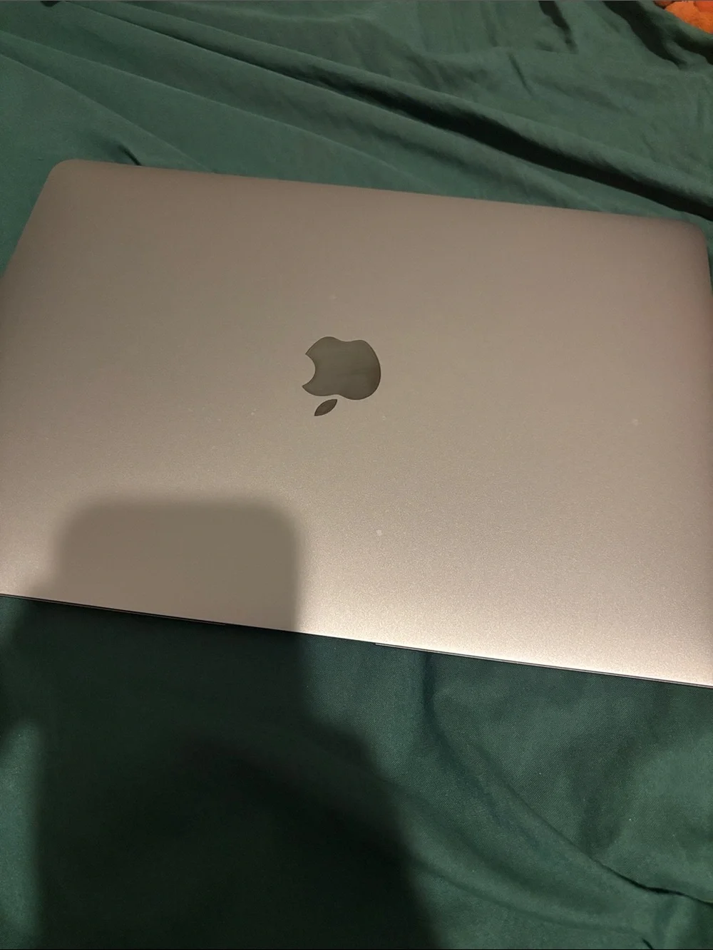 Apple MacBook Air- Silver Aluminum Finish